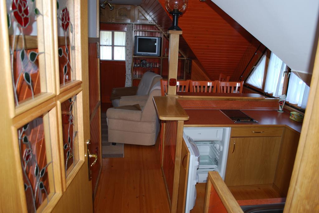 Apartma Mihovc Камник Номер фото